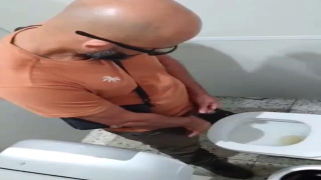 PISSING #303