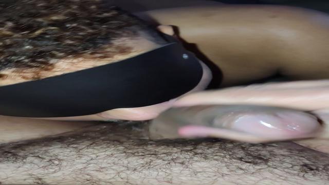 Depois de gozar na cadela quis ser mamado ainda 