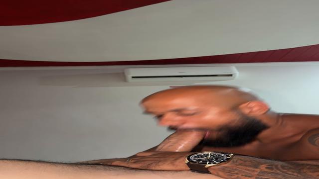 video 458 - mais um dia feliz mamando meu picudo de ...