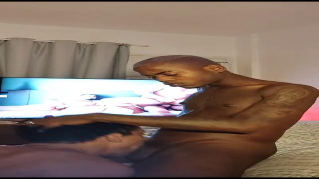 Meu Amigo me mamando gostoso 