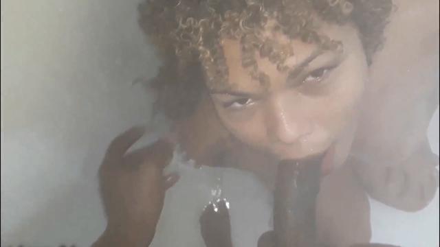 foi curtir a balada com as amigas e chegou cheia de ...