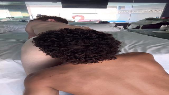 Comi a bucetinha do mlk trans gemeu igual uma cadeli...