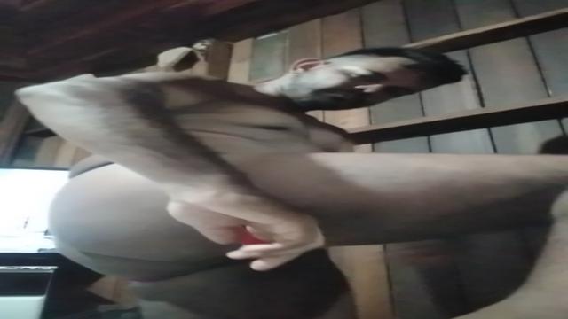 LORDOTAD PASSANDO ÓLEO NO CORPO