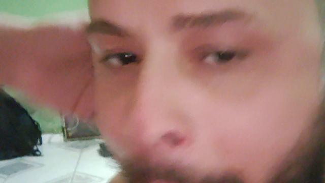 Cai de boca na pica do mlk de 19 anos