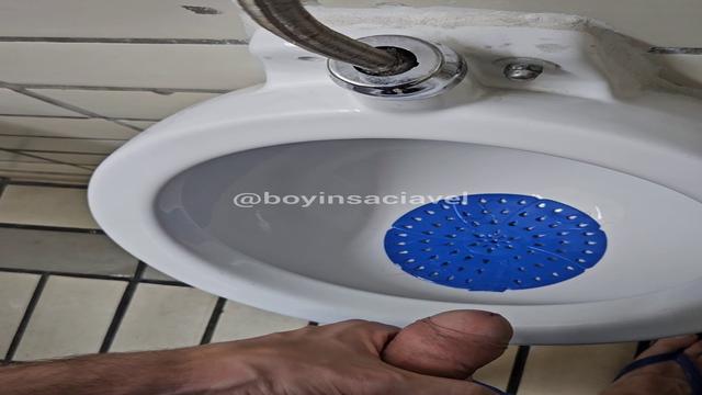 367 - Mamei até o segurança da galeria