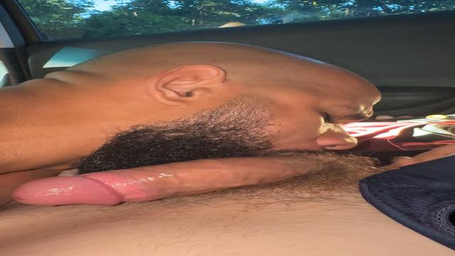 video 141 - tirando leite da pica do loirinho entreg...