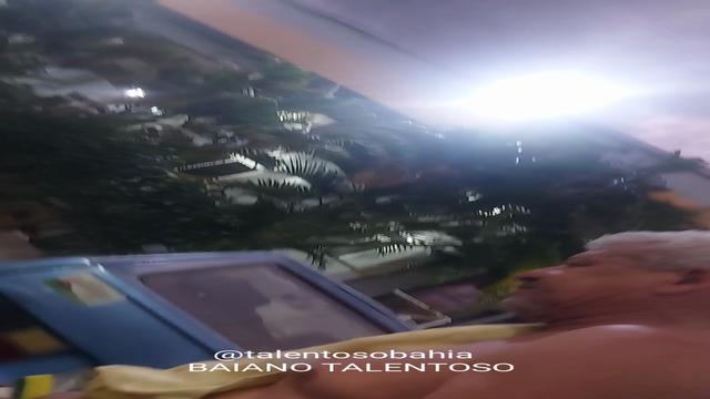 ENCONTREI ESSE COROA CAMINHONEIRO NUM POSTO, BEM NA ...