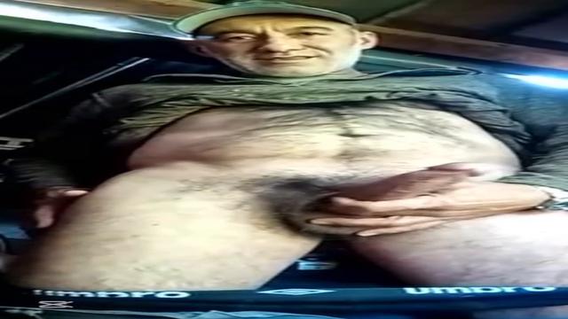 Coroa agricultor 56 anos peludinho gozador muito safado e inédito como sempre 