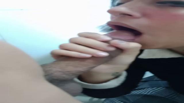 Esposa mamando gostoso