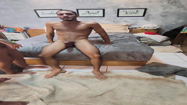 Putaria bissexual coloquei Luan mastro pra comer Lua...