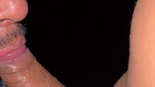 Mamando novinho roludo 