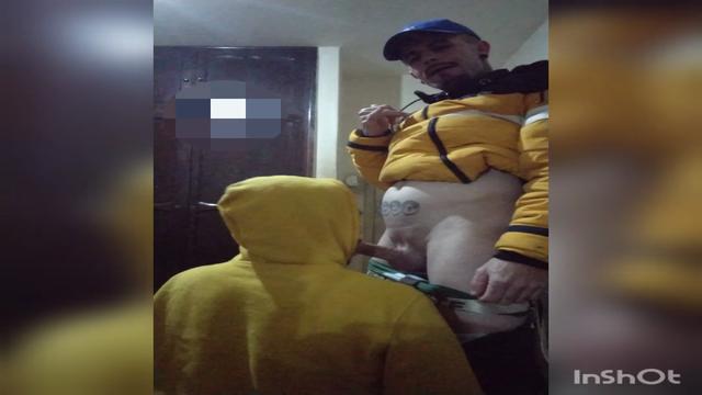 Novinho chamo pra mama meu pau ele só queria saborea...