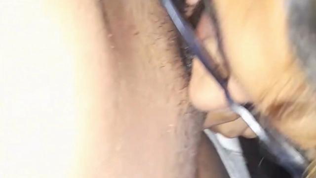 O lek veio me foder na garagem de casa na madruga