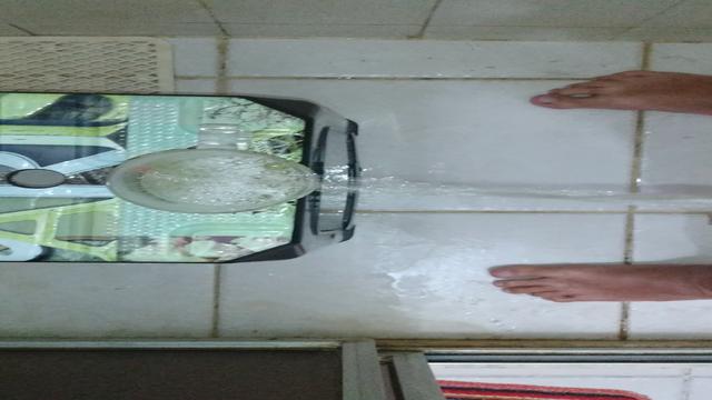 Toma vadia bebe tudo 