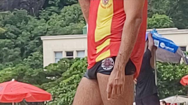 2 - Flagrando a mala dos Salva vidas do RJ !