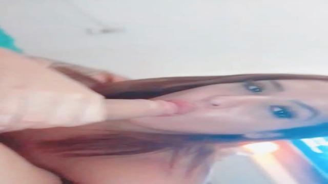 Mamando gostoso o pauzão 