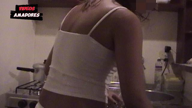 Seduzindo o marido na cozinha