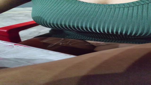 Acho que ela saiu e esqueceu alguma coisa!! 