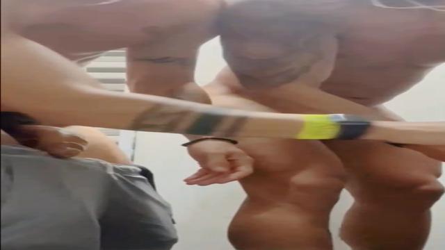 Levando 24cm no banheiro da balada 