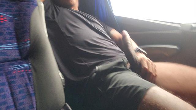 Aliviando dentro do ônibus ?  RJ X SP 