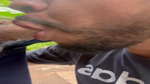 Ganhando leitinho do casado no mato 