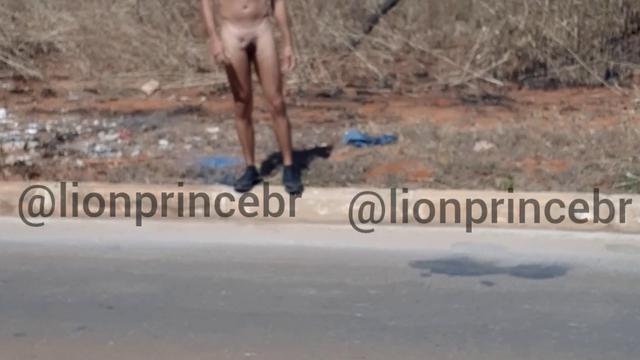 Pauzão trincando na rua