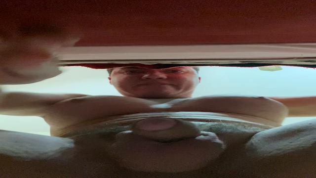 Enfiando objeto no cu