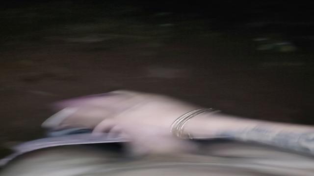 Punheta em local público 