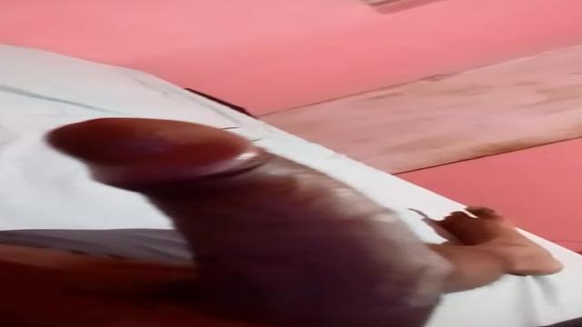 Quer ver esse coroa dando leite ? E muitos outros ? ...