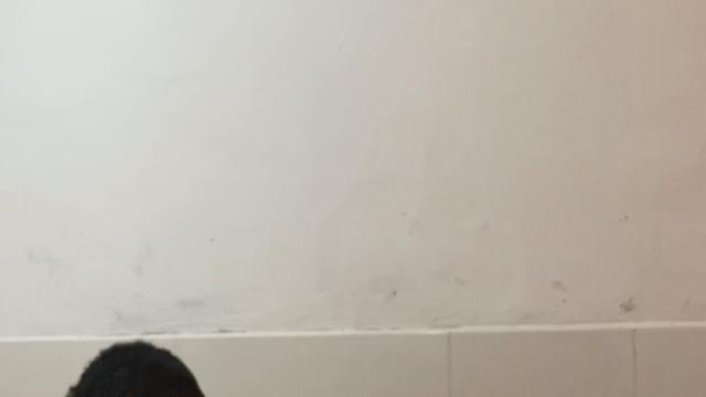 Cu peidão. Cu leitado