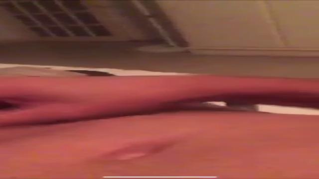 Maduro frentista de posto de combustível tem a rola ...