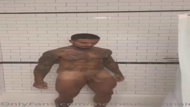 Matheus Sampaio pelado