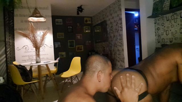 Pós praia, foda e leite.