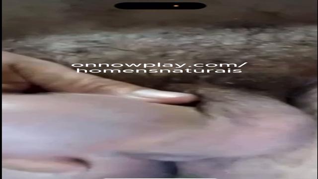 Maduro gordinho gozando