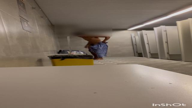 Negão mega pauzudo