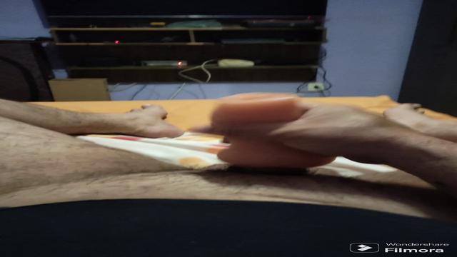 Brincando com o brinquedinho 