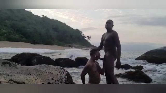 Já fodeu na Praia? 