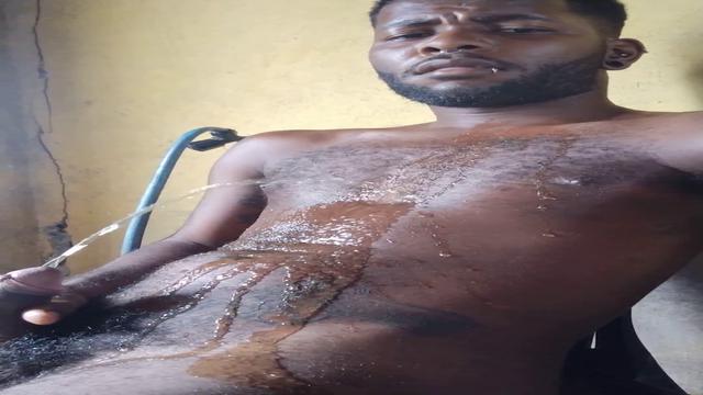 Aquele mijão gostoso ?