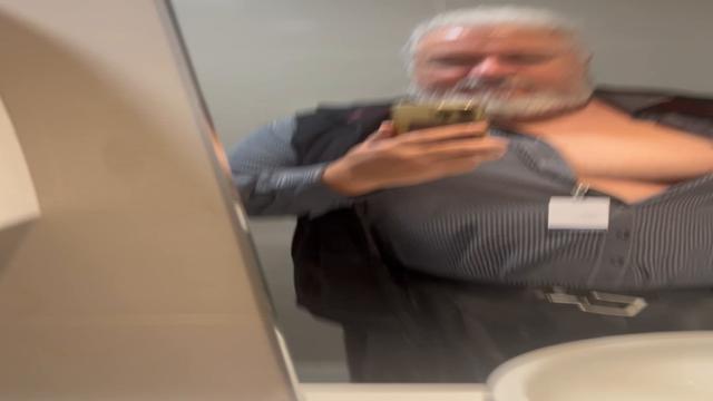 I need someone to fuck. I am very very horny.? Preciso fuder. 