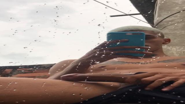 Tá molinho vem endurecer chupando pra mim 