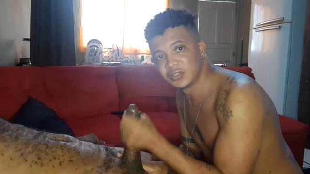 Depois de ir votar passei na casa do coroa pra mamar...