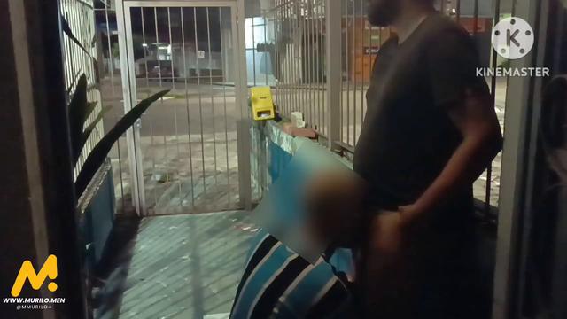 PRÉVIA GRÁTIS ... TORCEDOR GREMISTA QUE SAIU DO JOGO PASSOU NA FRENTE E ENTROU