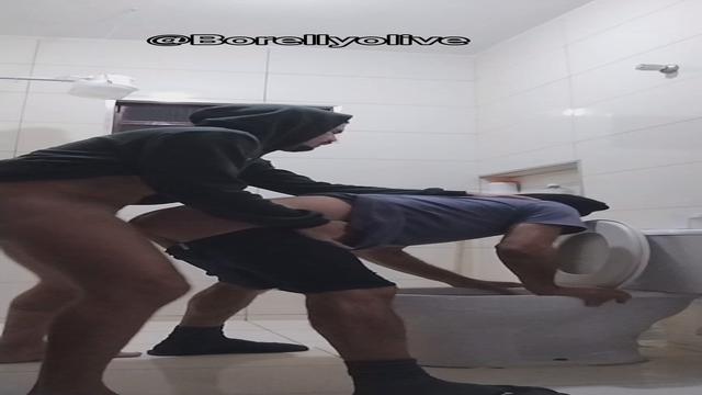 Esse Coroa que banca eu sempre me chama pra leita  o...