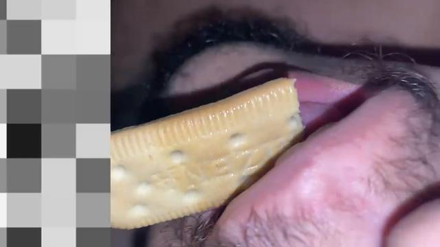Biscoito de Maisena com mijo e porra com banana mast...