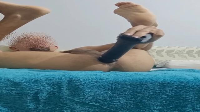 Quando o cu tá com aquela fome de um enorme pauzão