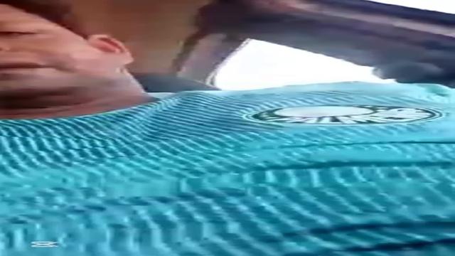 Coroa do vídeo anterior não aguentou de tesão gozou ...