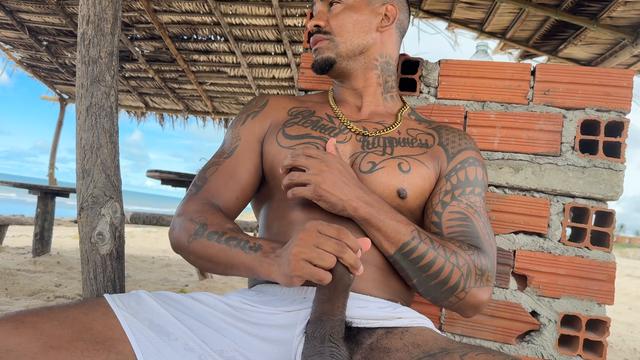 Fui à praia com tesão 