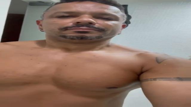 Boa tarde! Reparem que sábado lindo está fazendo ago...