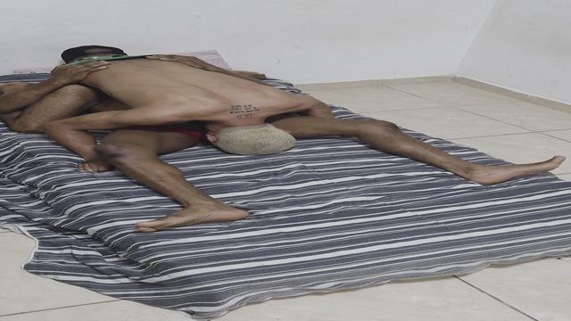 Esse negao sabe foder um cuzinho 