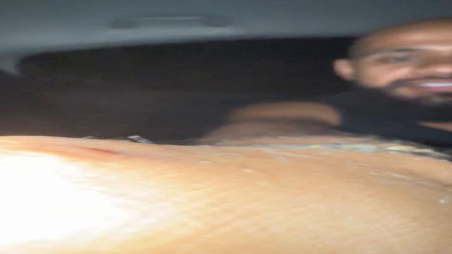 Video 4 - mamando o negao seguidor peludo de fora. E...